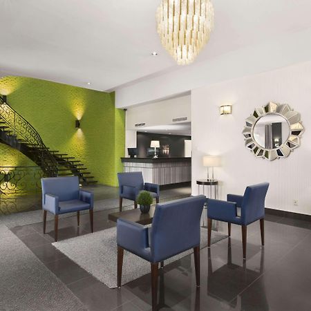 Days Inn By Wyndham Montreal Airport Conference Centre Дорвал Екстериор снимка