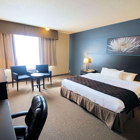 Days Inn By Wyndham Montreal Airport Conference Centre Дорвал Екстериор снимка