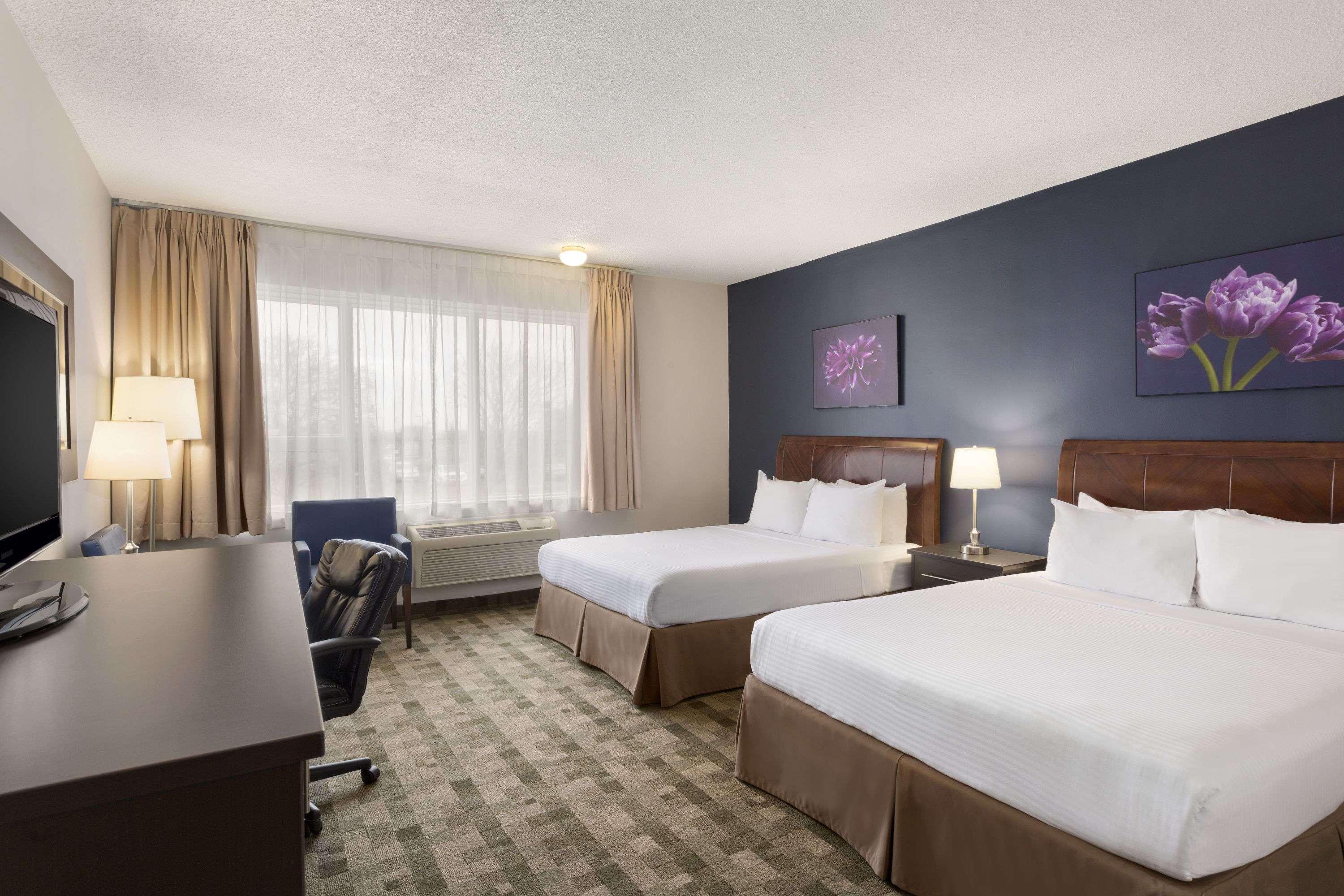 Days Inn By Wyndham Montreal Airport Conference Centre Дорвал Екстериор снимка