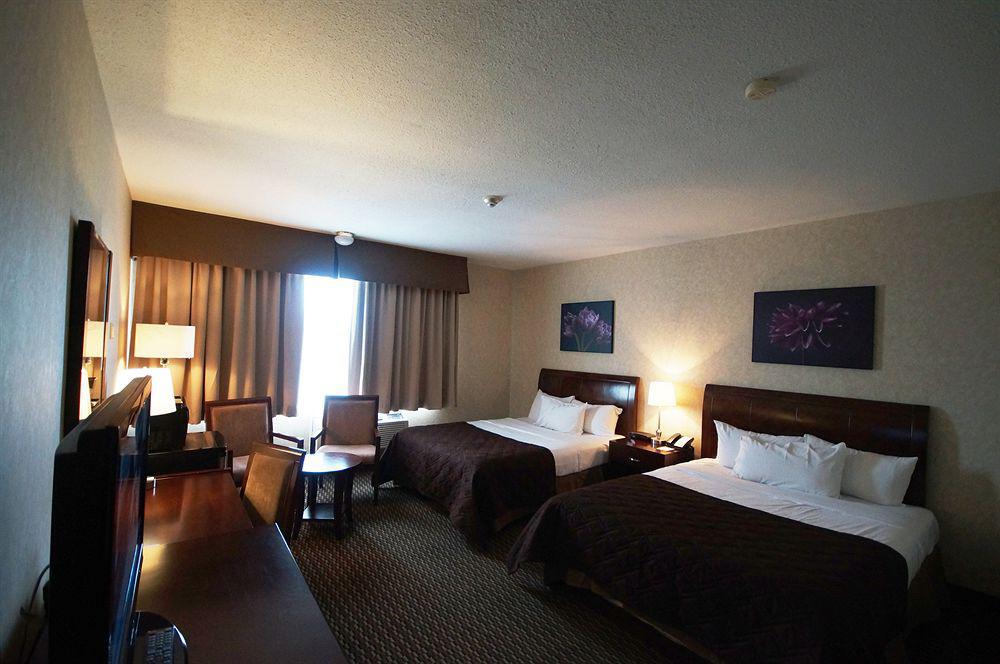 Days Inn By Wyndham Montreal Airport Conference Centre Дорвал Екстериор снимка